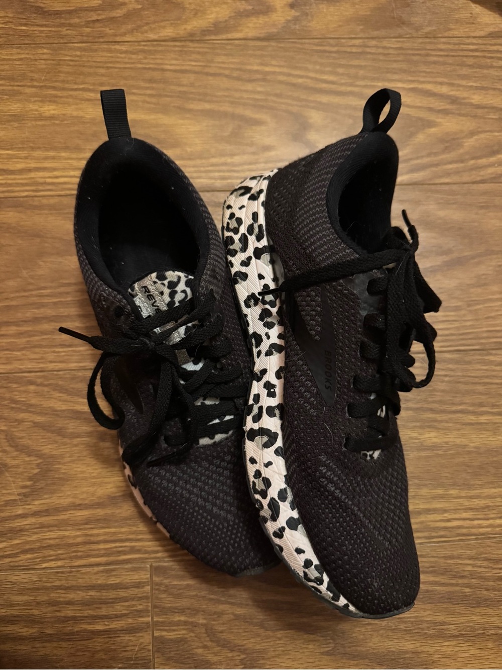 Brooks Revel 5 Black Women's Athletic Sneakers with Leopard-Print Sole